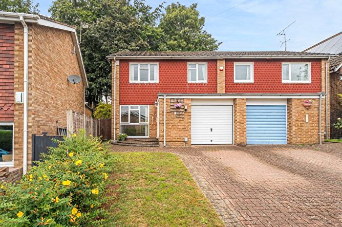 3 Bedroom Semi-Detached House For Sale In Bramble Close, Harpenden, AL5