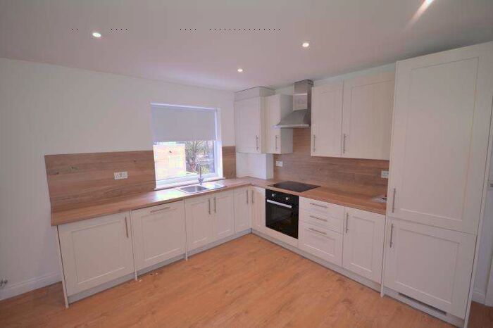 3 Bedroom Apartment To Rent In Balaam Street, Plaistow, London, E13