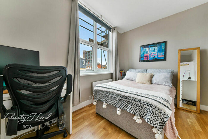 2 Bedroom Flat For Sale In East India Dock Road, London, E14