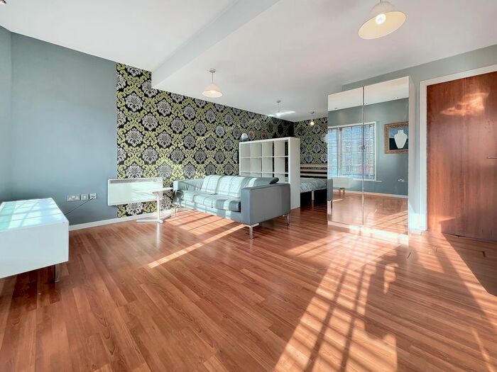 Studio To Rent In - The Headrow, Leeds, LS1