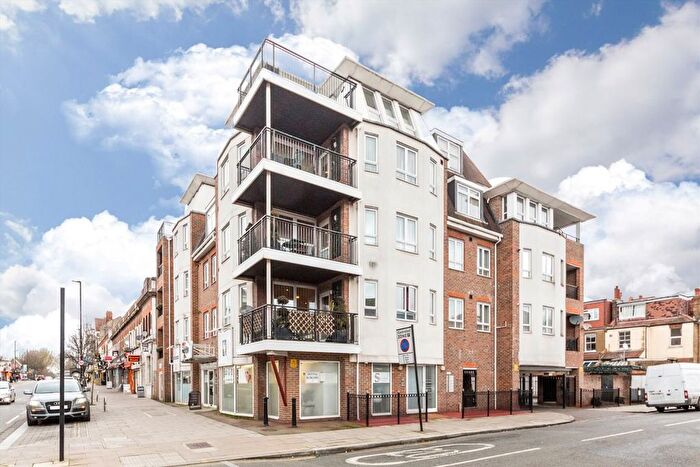 2 Bedroom Flat To Rent In Uxbridge Road, London, W5