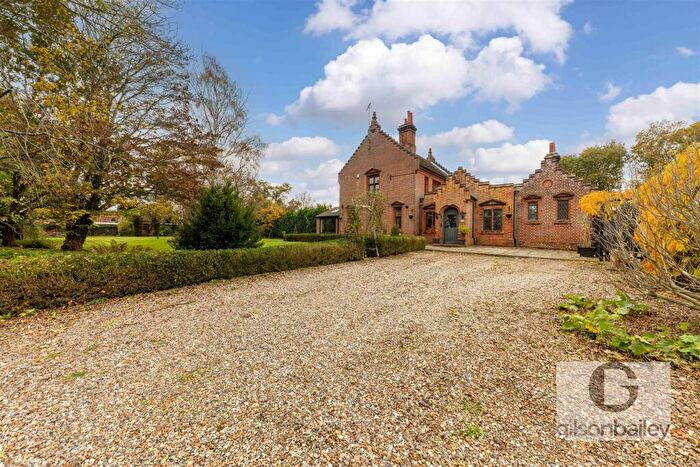 3 Bedroom Cottage For Sale In Fakenham Road, Morton On The Hill, NR9