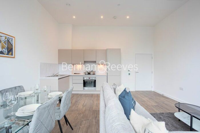 1 Bedroom Flat To Rent In Carnation Gardens, Hayes, UB3