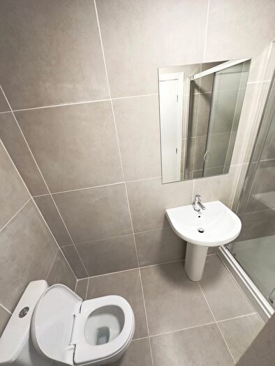 1 Bedroom Studio To Rent In Flat, Woodsley Road, LS2