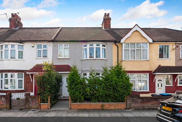 3 Bedroom Terraced House For Sale In Caesars Walk, Mitcham, CR4
