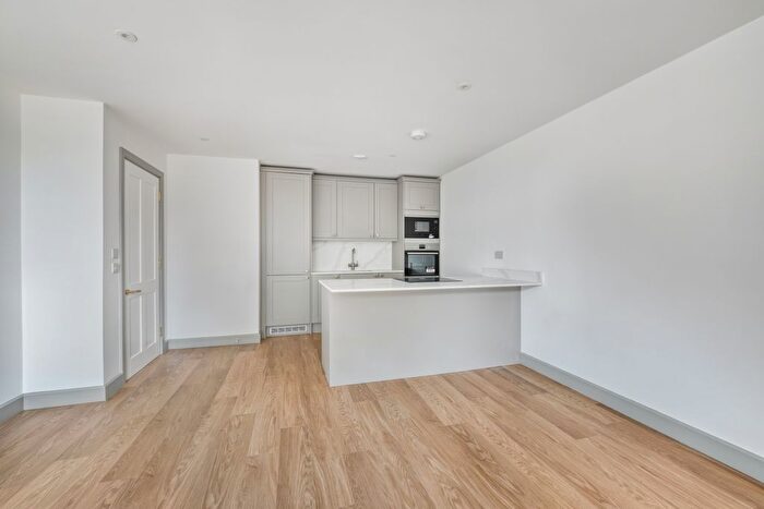 1 Bedroom Flat For Sale In Malden Road, Cheam, Sutton, SM3