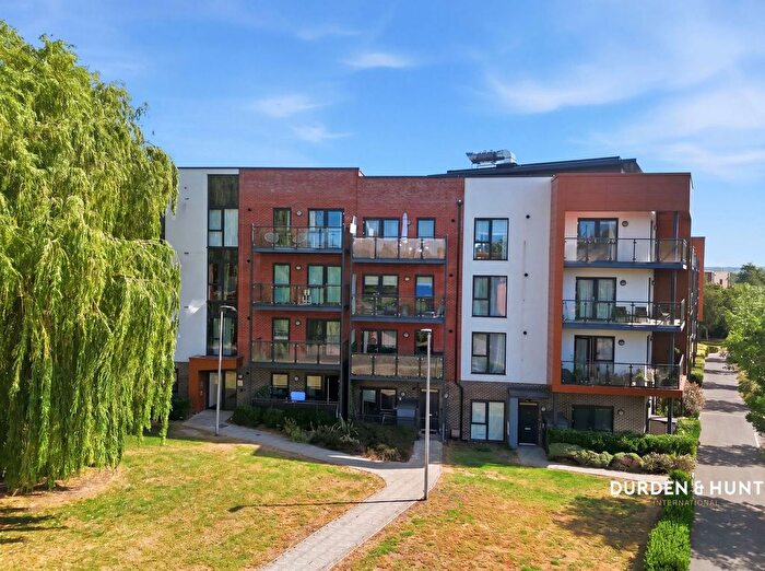 2 Bedroom Flat For Sale In St. Clements Avenue, Romford, RM3