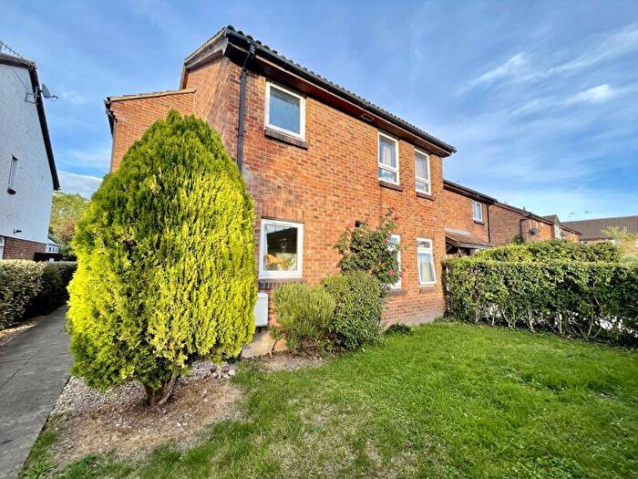 Flat For Sale In Bridgestone Drive, Bourne End, SL8