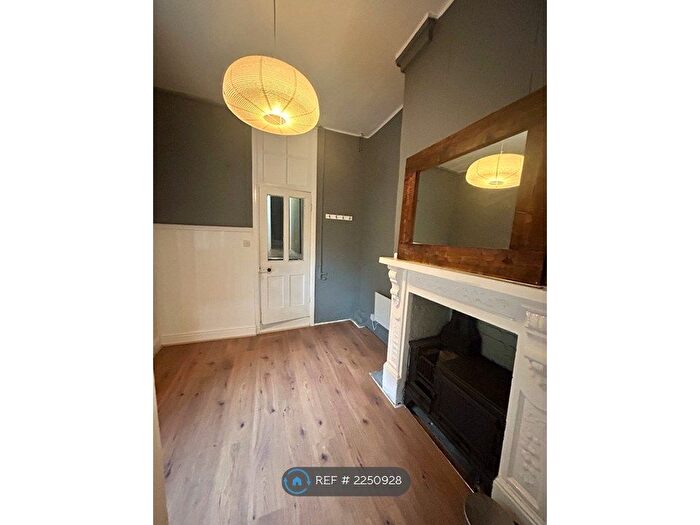 2 Bedroom Flat To Rent In Vicars Hill, London, SE13