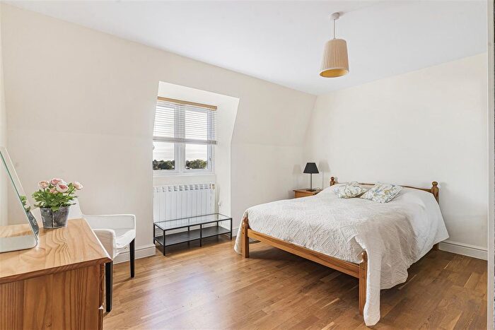 2 Bedroom Flat To Rent In Northfield Avenue, London, W13