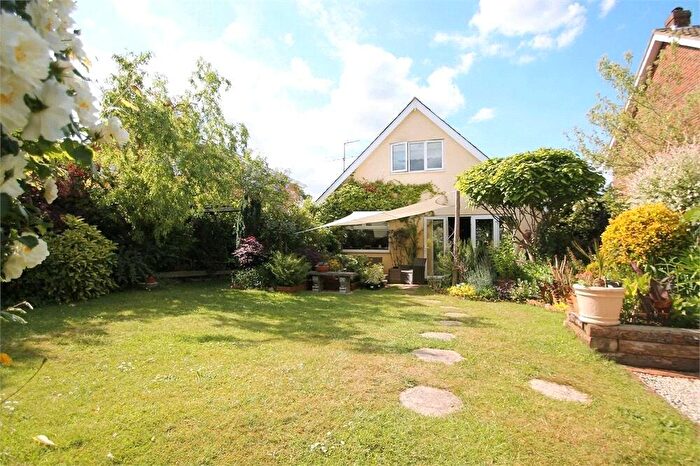 4 Bedroom Bungalow For Sale In Grasmere Road, Lightwater, Surrey, GU18