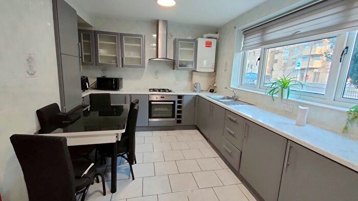 3 Bedroom End Terrace House To Rent In Harrow Manorway, Abbey Wood, SE2