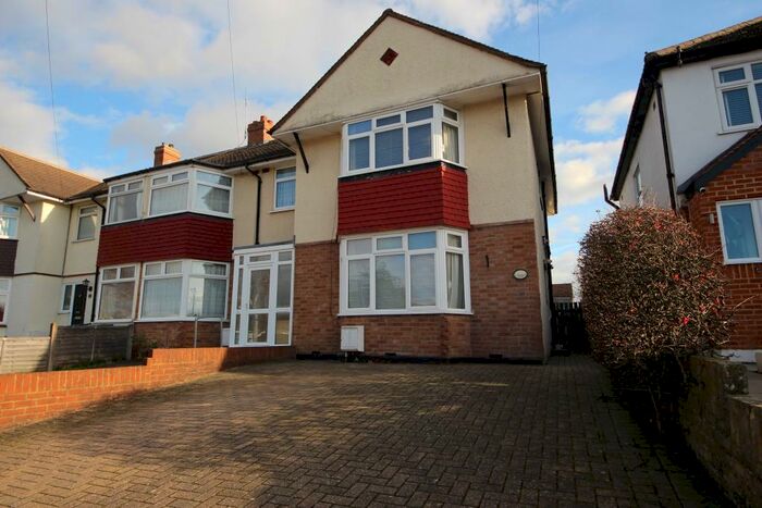3 Bedroom House To Rent In Chessington, KT9