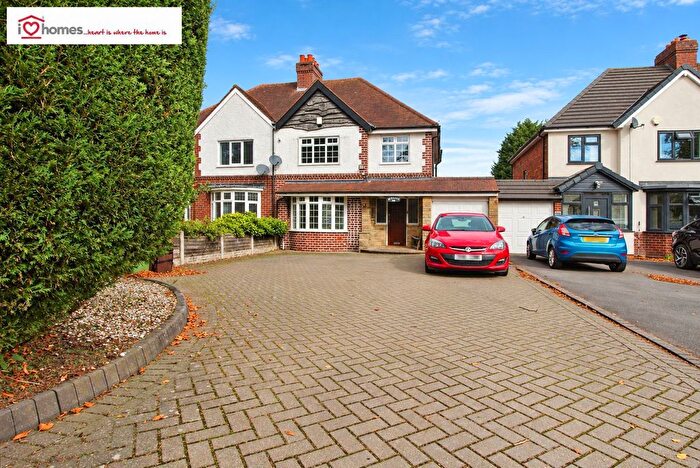 3 Bedroom Semi-Detached House For Sale In Sutton Road, Walsall, WS5