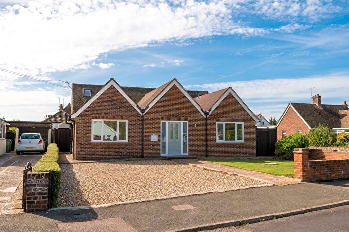 4 Bedroom Detached Bungalow For Sale In Palmbeach Avenue, Hythe, CT21