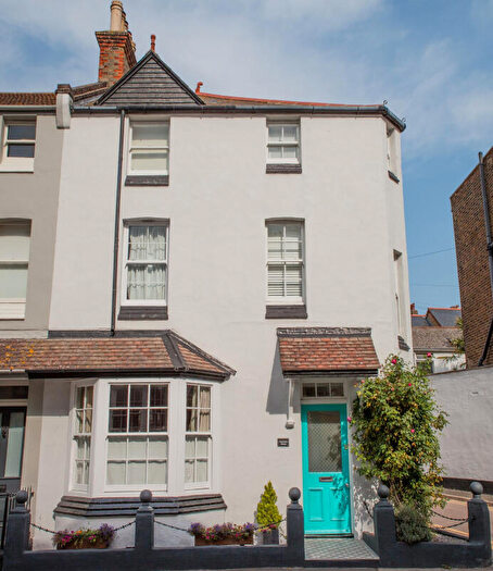 4 Bedroom Semi-Detached House For Sale In Plains Of Waterloo, Ramsgate, CT11