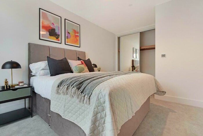 1 Bedroom Flat To Rent In Thames Road, London, E16