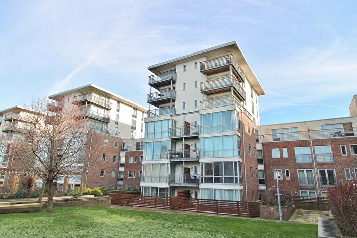 2 Bedroom Apartment To Rent In Cross Street, Southsea, PO1