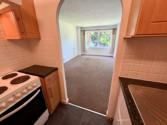 1 Bedroom Flat To Rent In Wimborne Road, Bournemouth, BH2