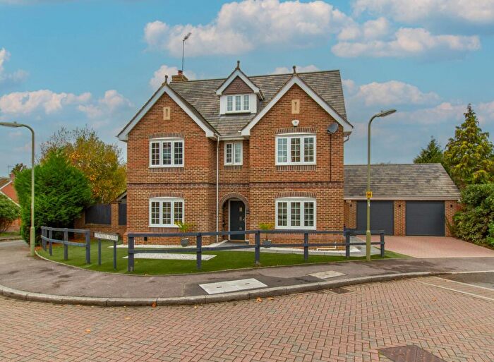 6 Bedroom Detached House For Sale In Kingsley Square, Fleet, GU51