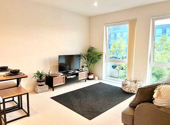1 Bedroom Flat To Rent In Drake Way, Kennett Island, Reading, RG2
