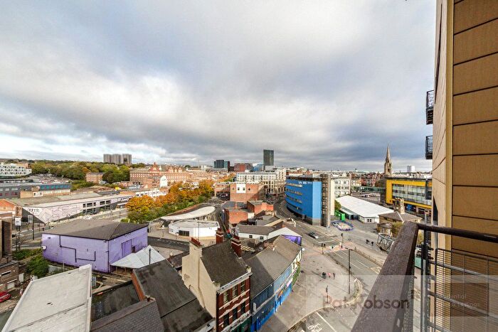 2 Bedroom Flat For Sale In The Bar, St James Gate, Newcastle Upon Tyne, NE1
