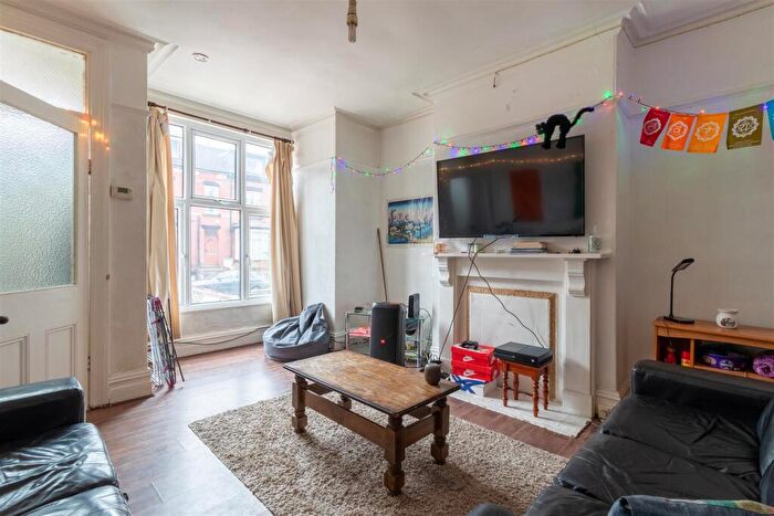 4 Bedroom House To Rent In Brudenell Avenue, Hyde Park, Leeds, LS6