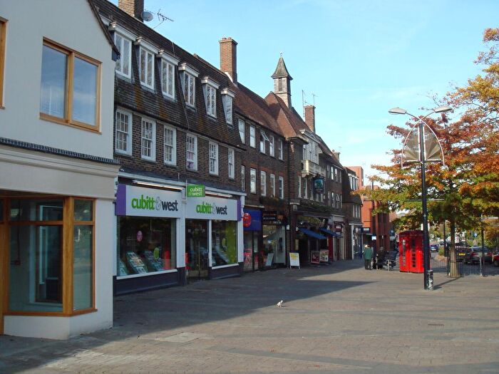Studio To Rent In Grand Parade, Crawley, RH10