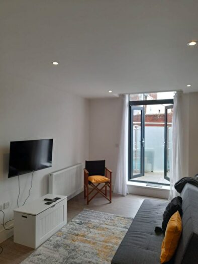 1 Bedroom Flat To Rent In City Of Canterbury, CT1