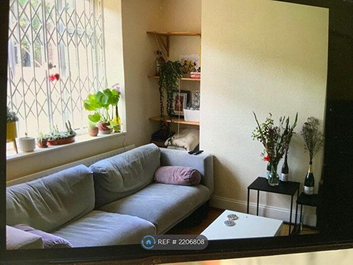 4 Bedroom Flat To Rent In Brixton Hill, London, SW2