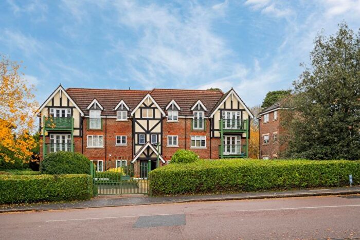 3 Bedroom Flat To Rent In Maplewood Court, Northwood, HA6
