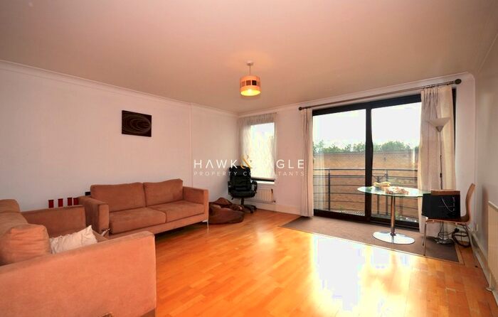 2 Bedroom Flat To Rent In Lion Court, The Highway, London, E1W