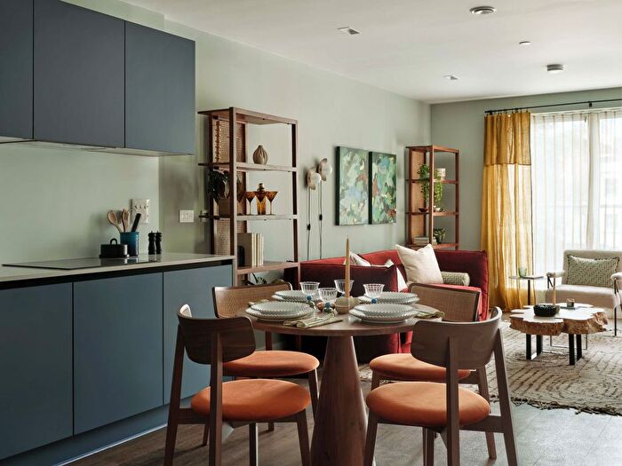 1 Bedroom Flat For Sale In Portobello Road, London, W10