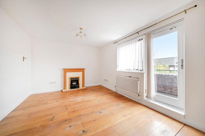 1 Bedroom Flat To Rent In Beswick Mews, West Hampstead, London, NW6