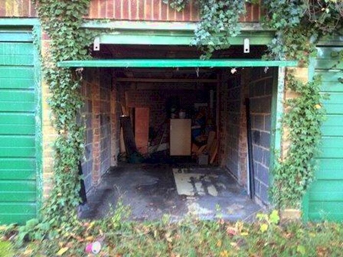 Garage / Parking To Rent In Falcourt Close, SM1