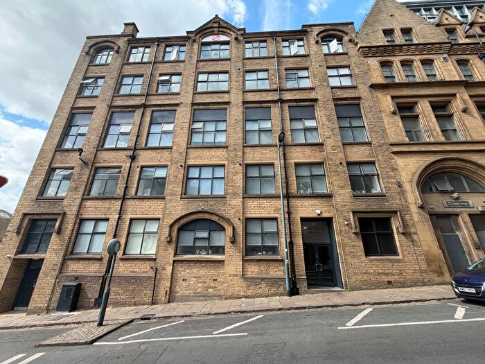 1 Bedroom Flat To Rent In East Parade, Bradford, BD1