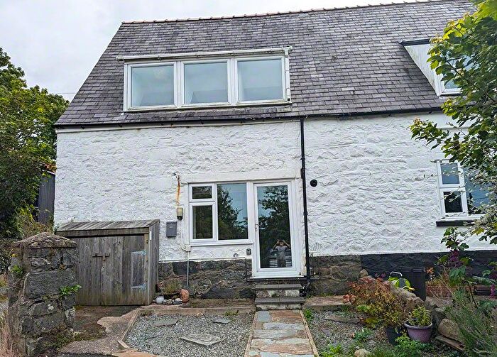 3 Bedroom Semi-Detached House To Rent In St. Beunos Court, Clynnogfawr, Caernarfon, LL54