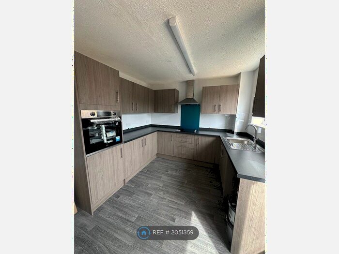 3 Bedroom Terraced House To Rent In Laceby Walk, Northampton, NN3