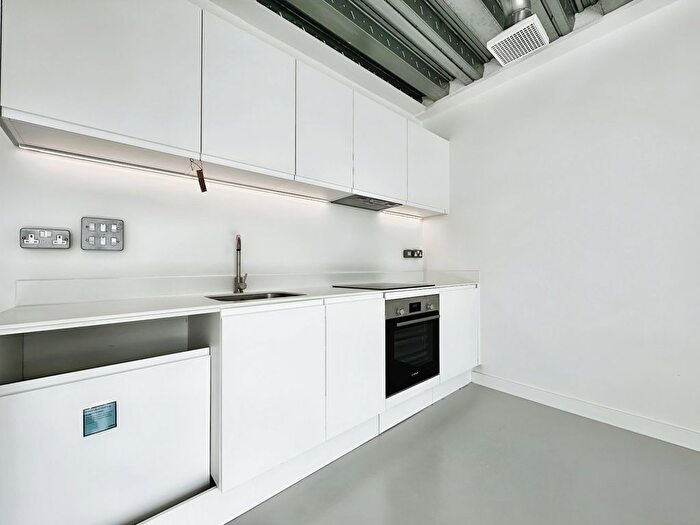 1 Bedroom Flat To Rent In Aire Lofts, Happy Walk, Leeds, LS9