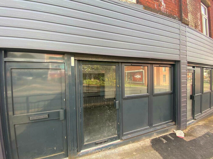 Flat To Rent In Park Road, Oldham, Lancashire, OL8