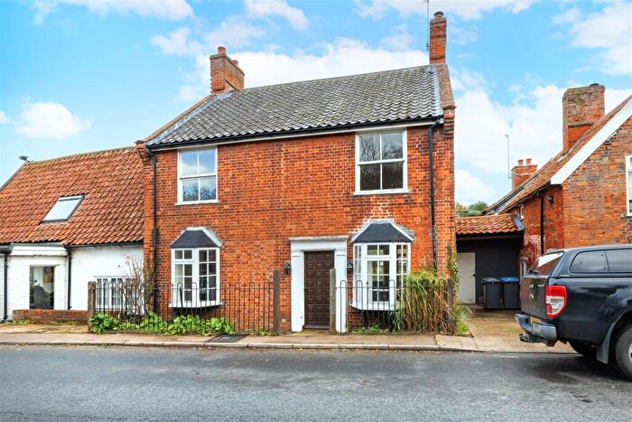 4 Bedroom Semi-Detached House For Sale In The Street, Bramfield, Halesworth, IP19