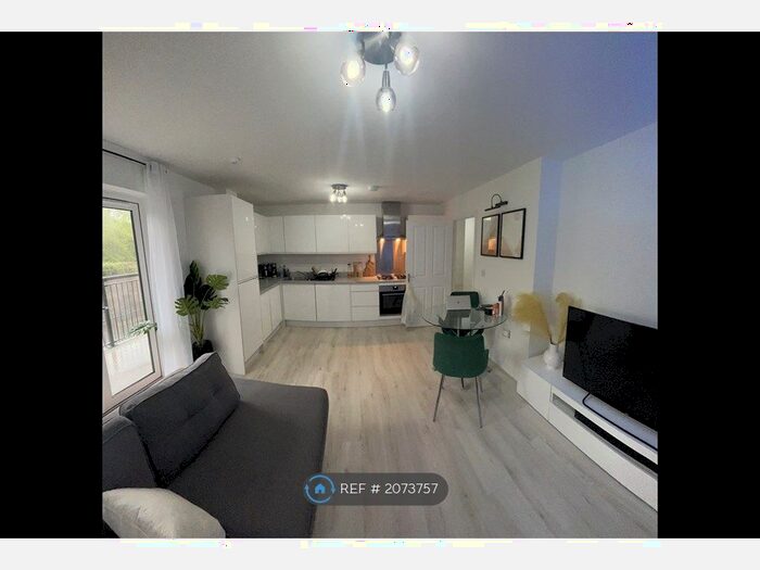 2 Bedroom Flat To Rent In Rainham - East London, Rainham - East London, RM13