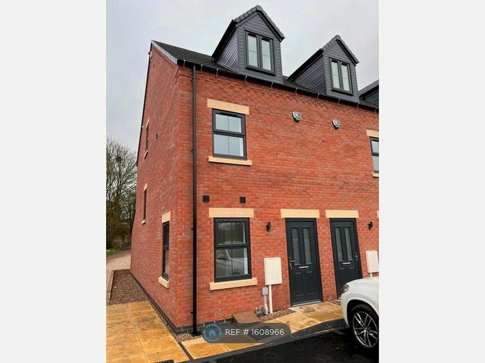 3 Bedroom End Of Terrace House To Rent In Park Road, Swadlincote, DE11