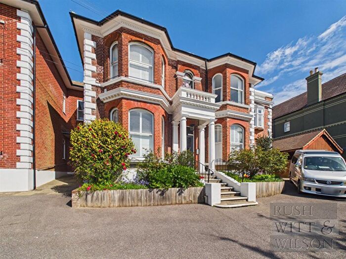 1 Bedroom Flat For Sale In Laton Road, Hastings, TN34
