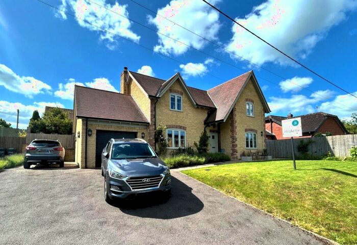 5 Bedroom Detached House To Rent In The Street, Cherhill, SN11