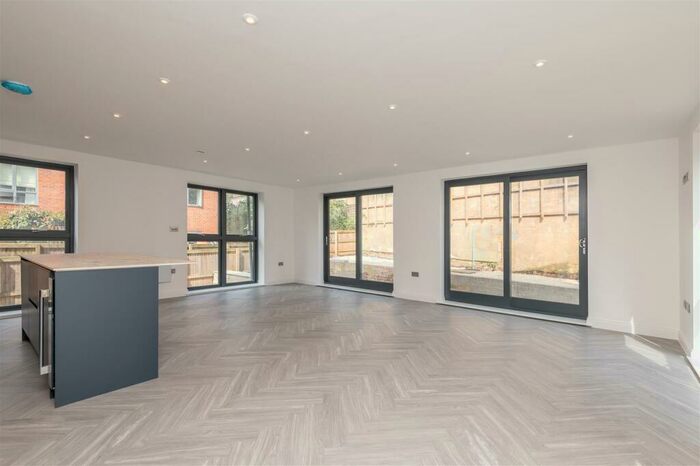 2 Bedroom Apartment To Rent In Victoria Road, Headingley, Leeds, LS6