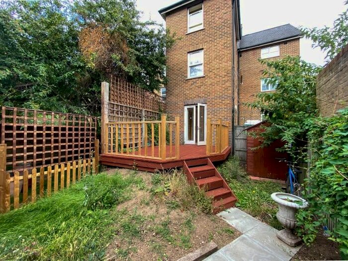 1 Bedroom Flat To Rent In Burlington Road, London, SW6