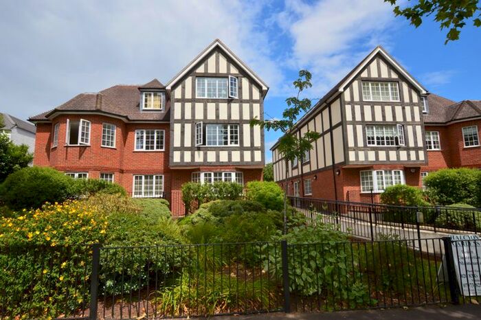2 Bedroom Flat To Rent In The Avenue, Hatch End, Pinner, HA5