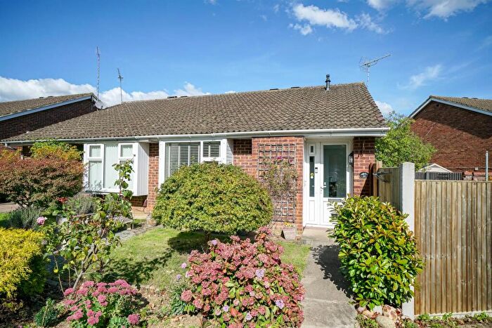 2 Bedroom Semi-Detached Bungalow For Sale In Kingsmead, St. Albans, AL4