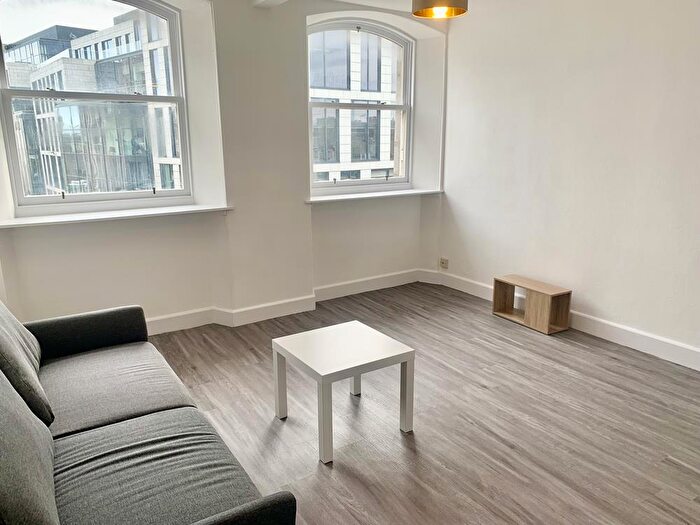 3 Bedroom Flat To Rent In Upperkirkgate, Top Floor, AB10